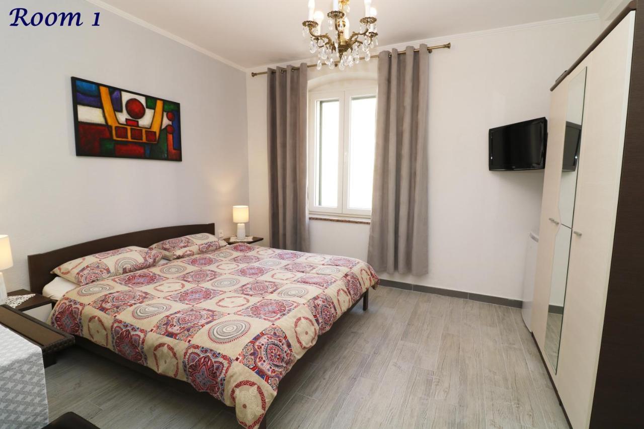Old Town Rooms And Apartment بوريتش المظهر الخارجي الصورة